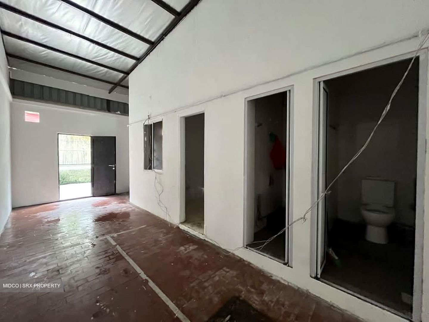 Changi Road (D14), Shop House #556989651